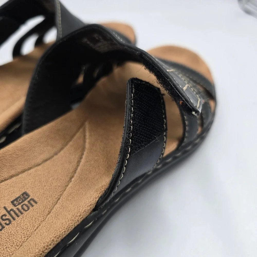 Clarks Sandal Women 8.5 Leisa Lacie Black Leather Slide Cushion Soft EUC Comfort